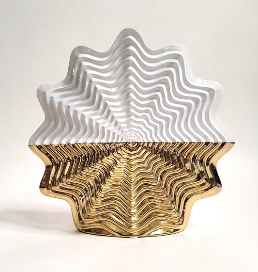 White-Gold Clamp-Shell Decorative Ornament